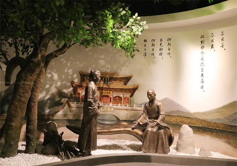 雕塑博物館裝修的展示架應如何設計以最大化展示空間？